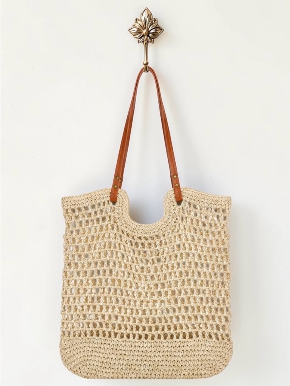 NWOT Viral Straw Market Bag with Natural Tan Faux Leather Straps - Beige